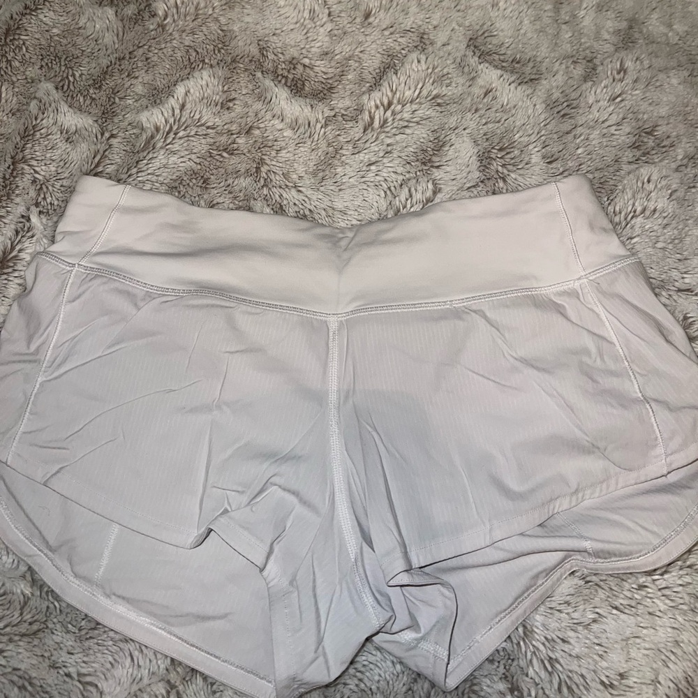 Lululemon Speed Up 2.5” shorts